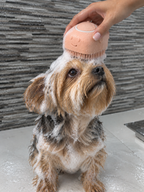 Dog Bath Brush with Shampoo Dispenser | Oqelia BathClean™