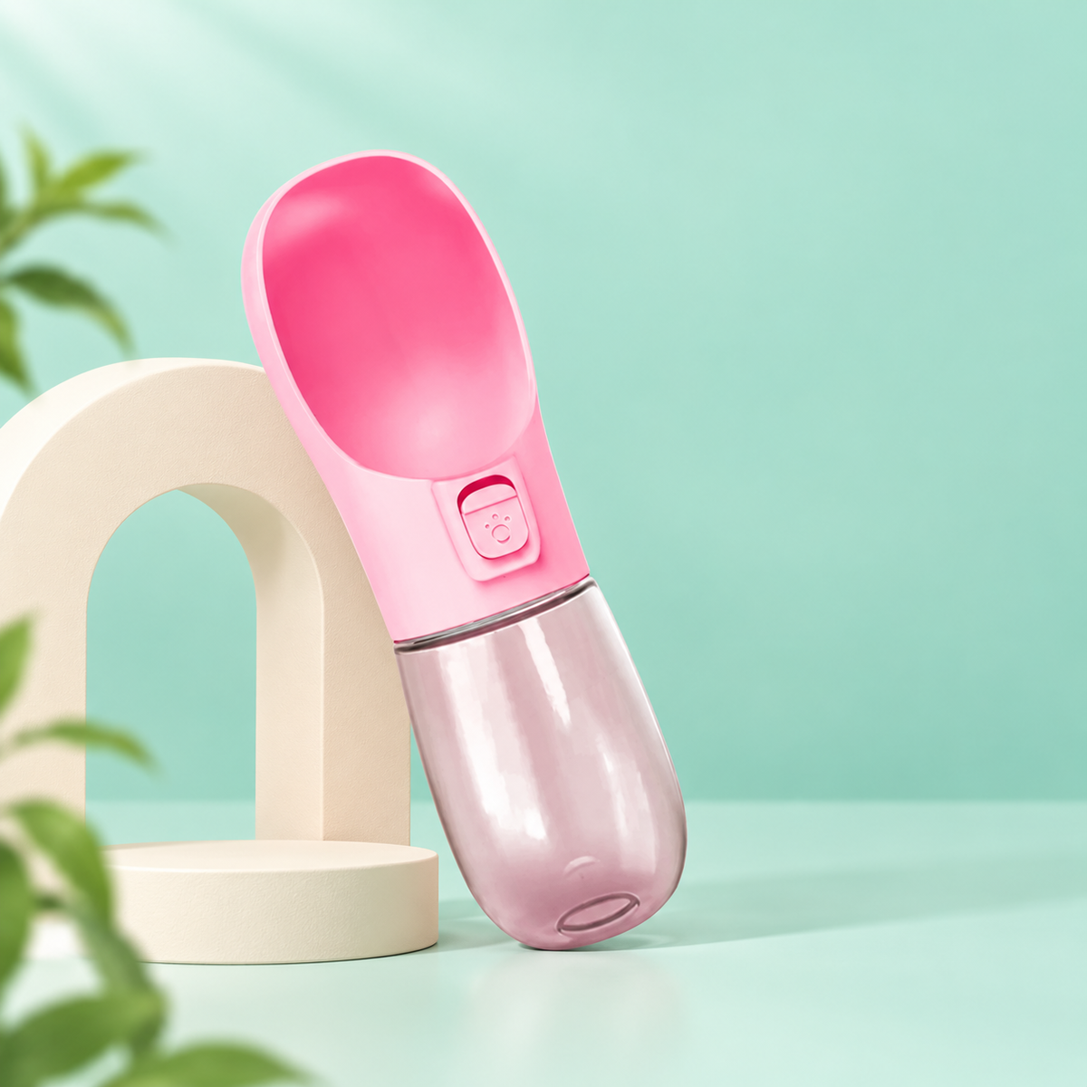 Oqelia GoCup™ pink Water portable dog bottle