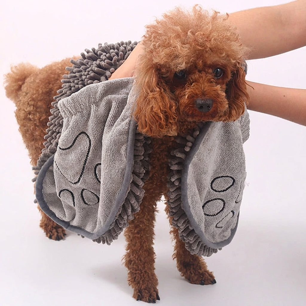 Oqelia DryCoat chenille towel with hand pockets